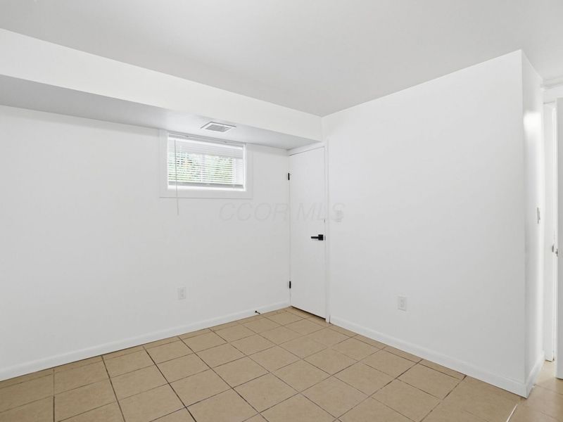 5007 Holbrook Drive, Columbus, OH 43232 Photo 21