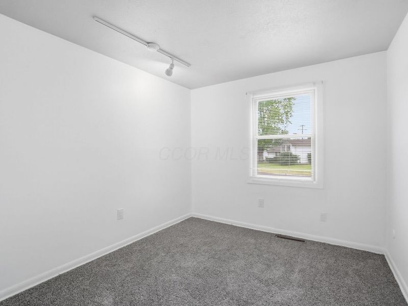 5007 Holbrook Drive, Columbus, OH 43232 Photo 22