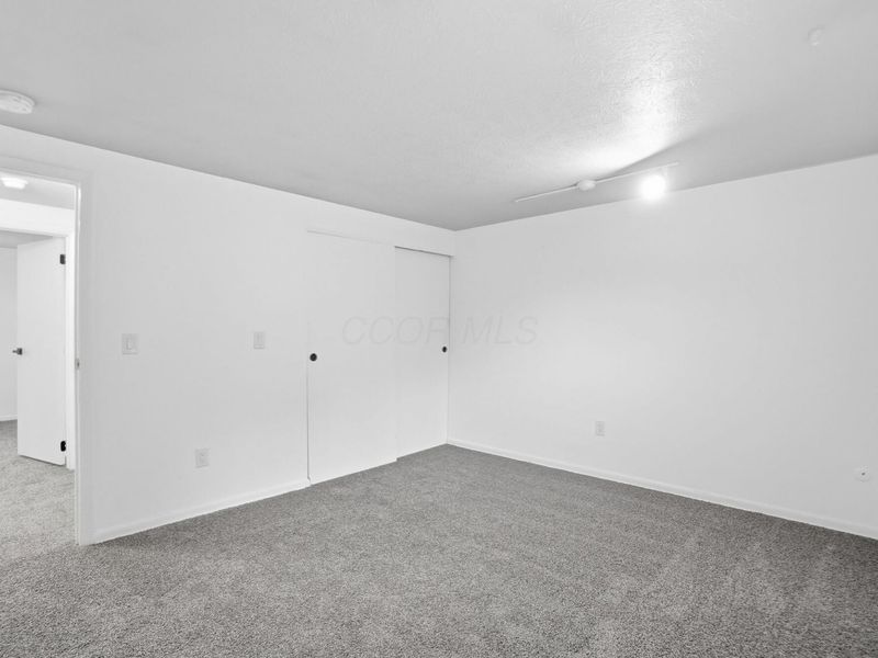 5007 Holbrook Drive, Columbus, OH 43232 Photo 32