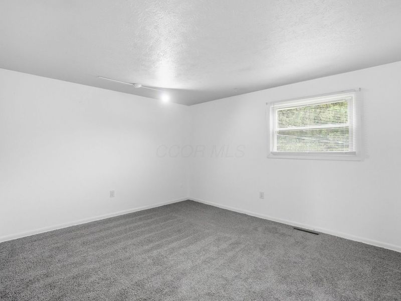 5007 Holbrook Drive, Columbus, OH 43232 Photo 32