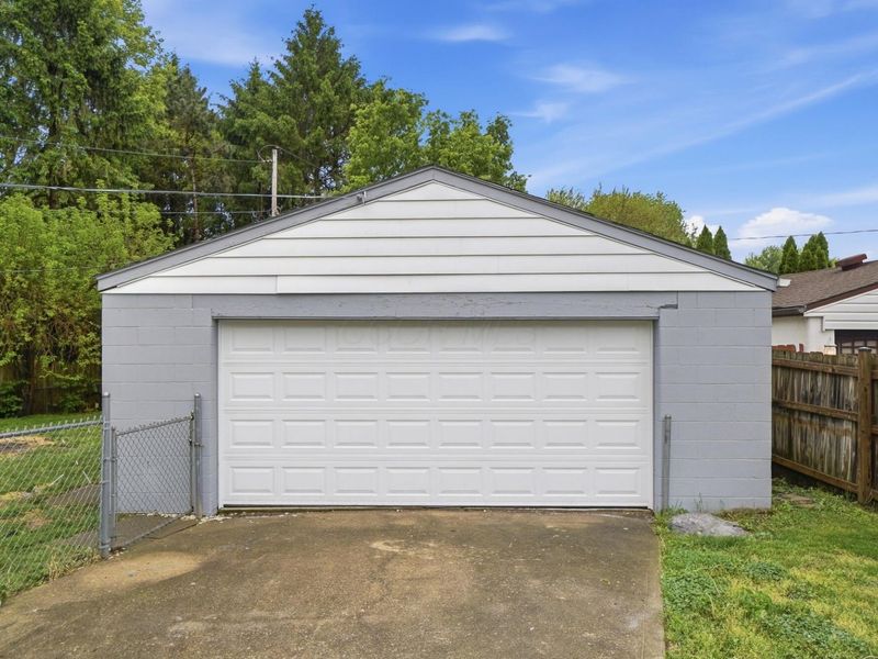 5007 Holbrook Drive, Columbus, OH 43232 Photo 35