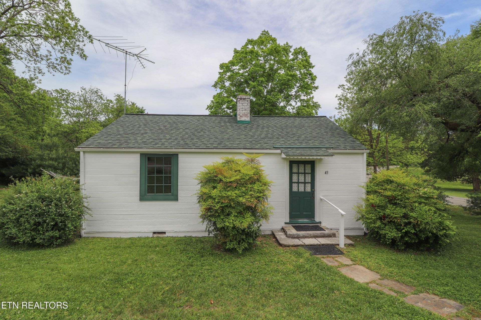 43 W Circle Rd, Norris, TN 37828 Main Photo