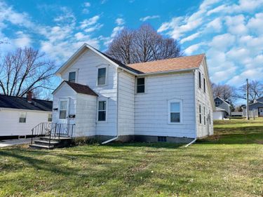 406 Burns Avenue , Springfield, MN 56087