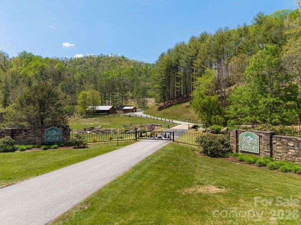 0000 Mountain Crest Drive , Bakersville, NC 28705