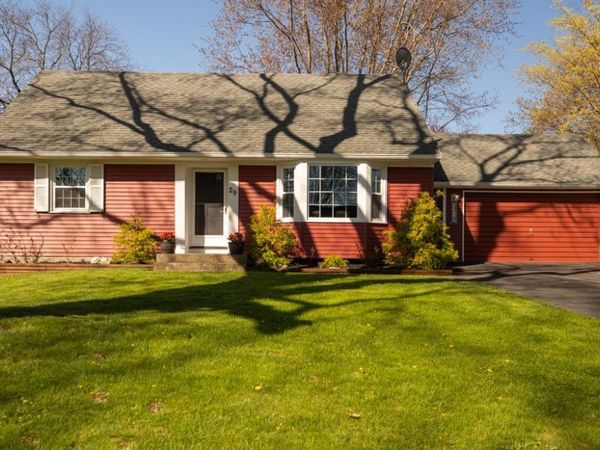 29 Sandalwood Dr , Rochester, NY 14616