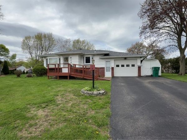 37 Ridge Port Circle , Rochester, NY 14617