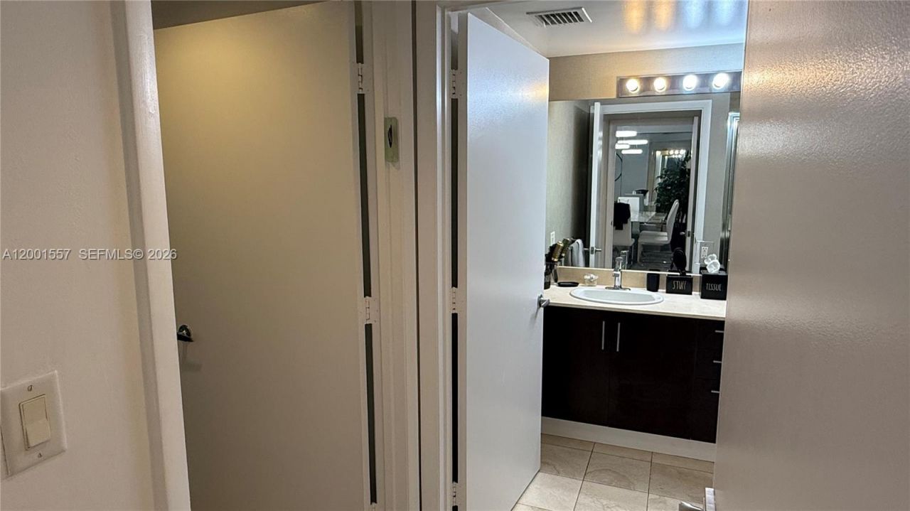 17375 Collins Ave, Unit 1006, Sunny Isles Beach, FL 33160 Photo