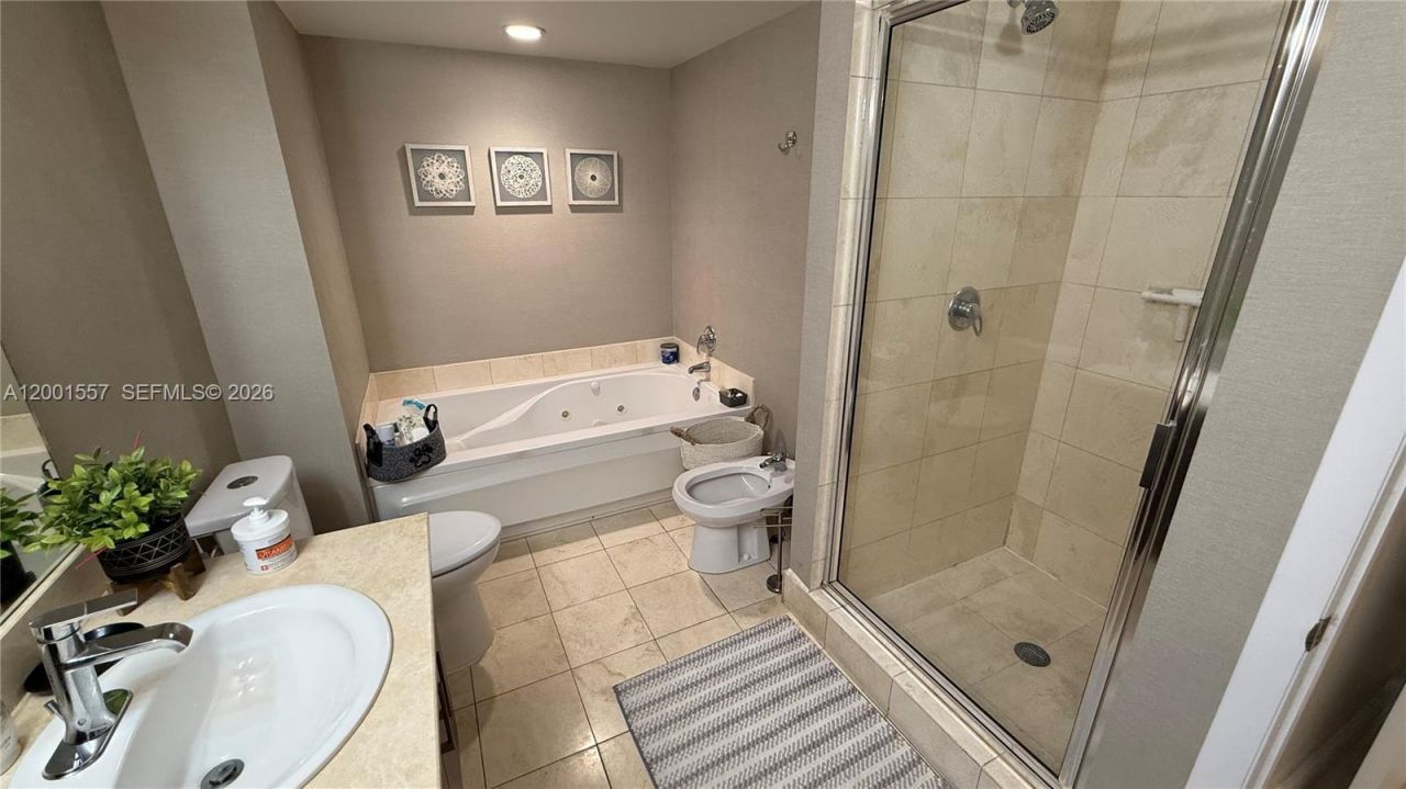 17375 Collins Ave, Unit 1006, Sunny Isles Beach, FL 33160 Photo