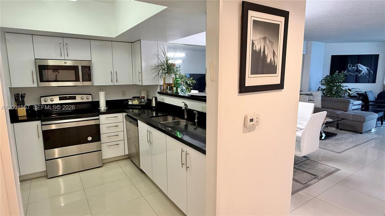 17375 Collins Ave, Unit 1006, Sunny Isles Beach, FL 33160 Photo