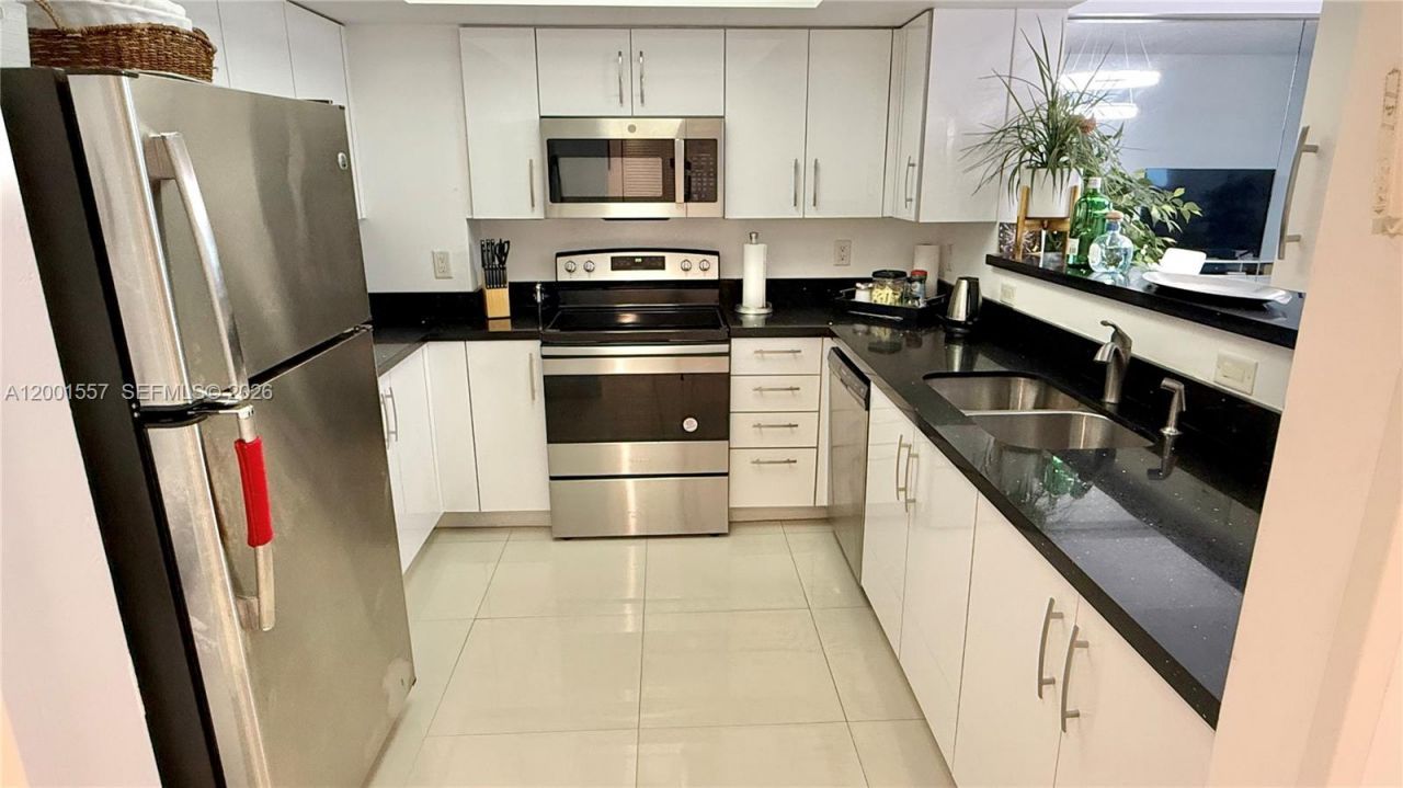 17375 Collins Ave, Unit 1006, Sunny Isles Beach, FL 33160 Photo