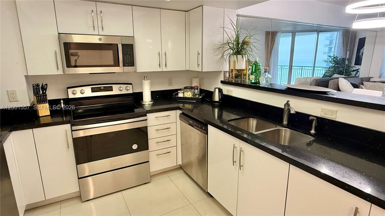 17375 Collins Ave, Unit 1006, Sunny Isles Beach, FL 33160 Photo
