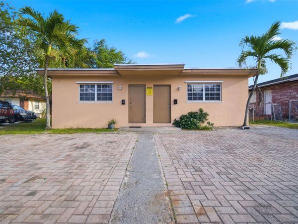 823-825 NW 9th St, Hallandale Beach, FL 33009