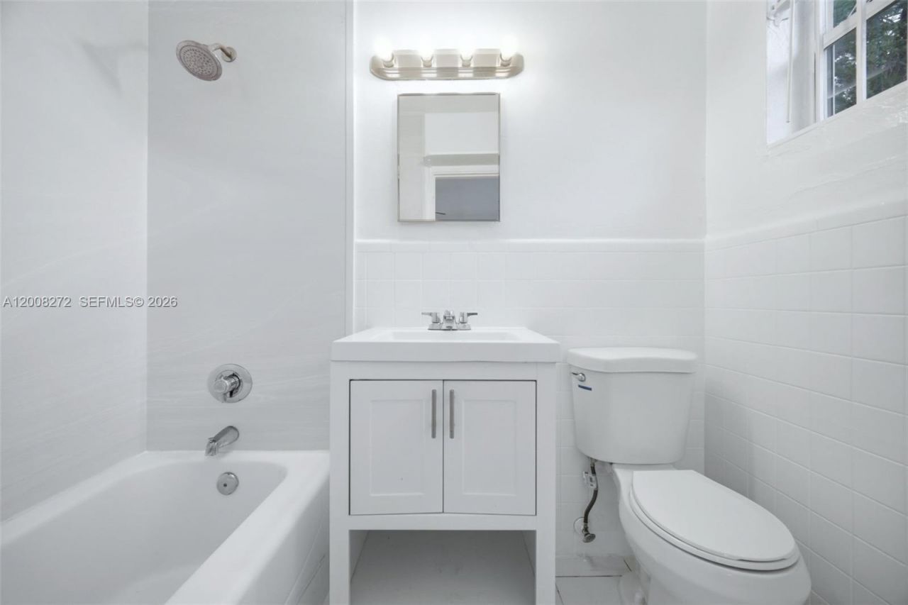 823-825 NW 9th St, Hallandale Beach, FL 33009 Photo
