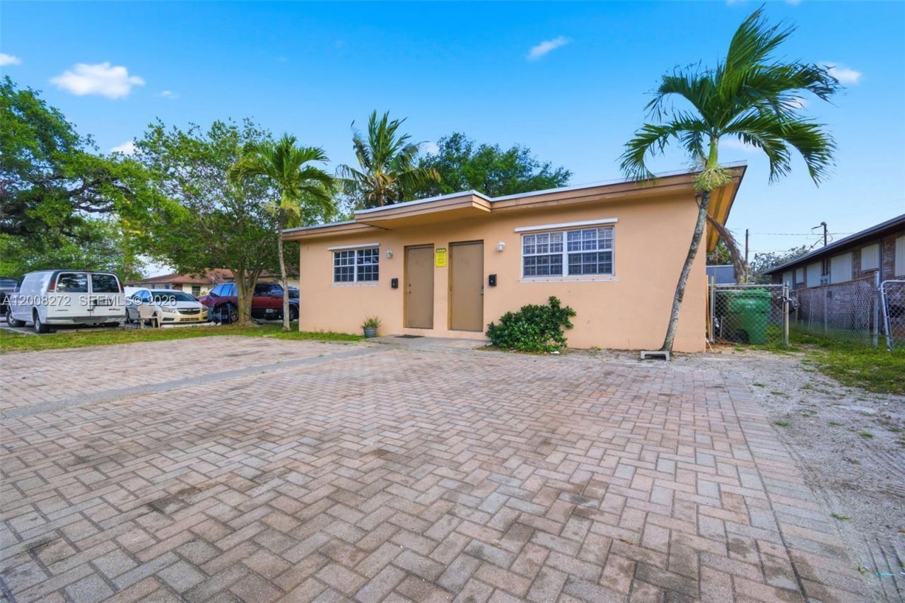 823-825 NW 9th St, Hallandale Beach, FL 33009 Photo