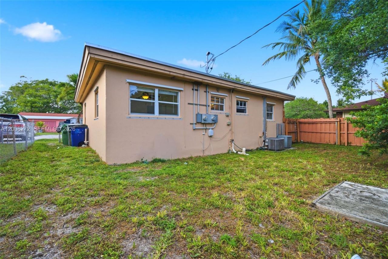 823-825 NW 9th St, Hallandale Beach, FL 33009 Photo