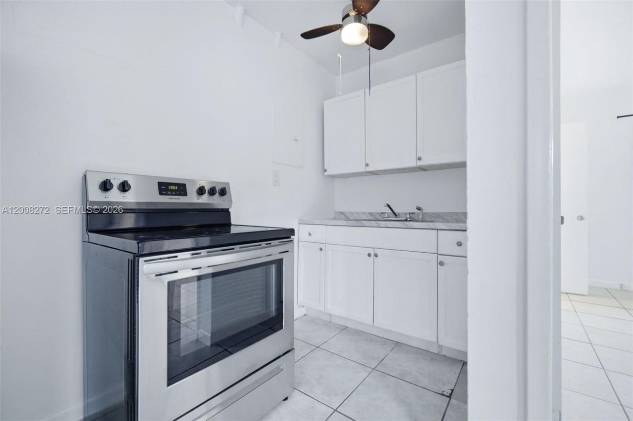 823-825 NW 9th St, Hallandale Beach, FL 33009 Photo