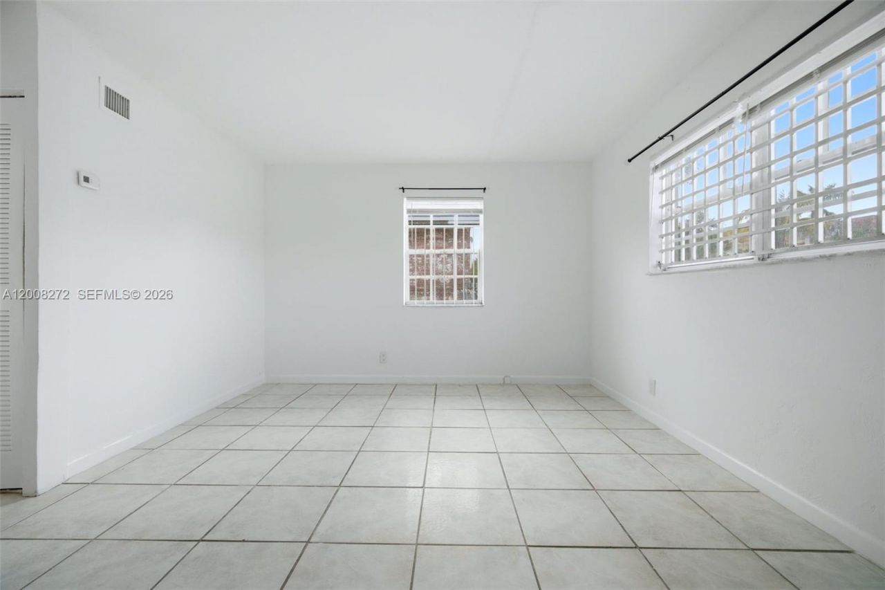 823-825 NW 9th St, Hallandale Beach, FL 33009 Photo