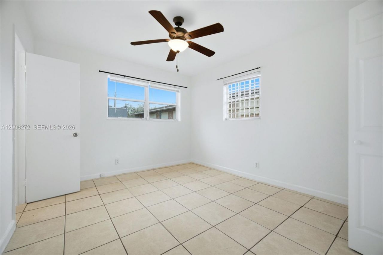 823-825 NW 9th St, Hallandale Beach, FL 33009 Photo