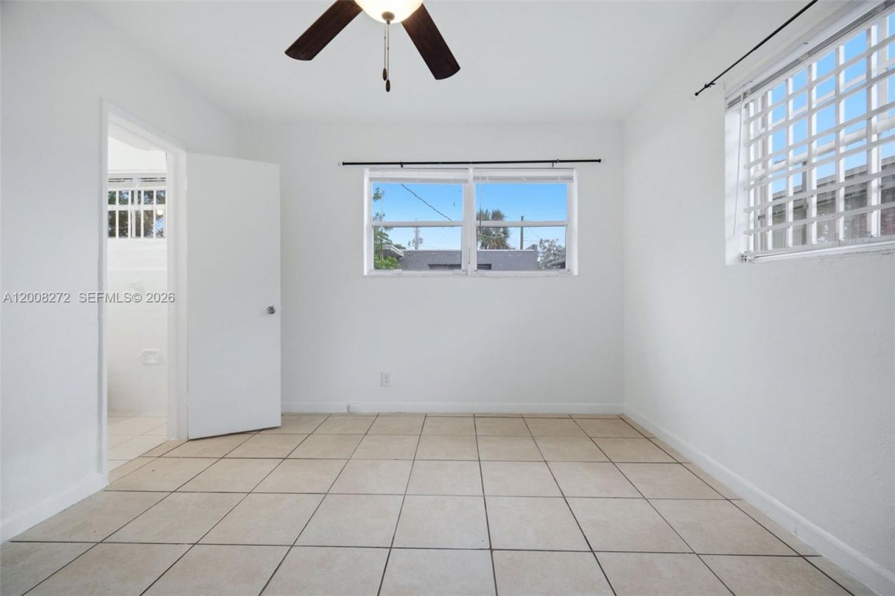 823-825 NW 9th St, Hallandale Beach, FL 33009 Photo