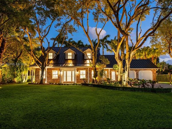 8220 SW 182nd St, Palmetto Bay, FL 33157