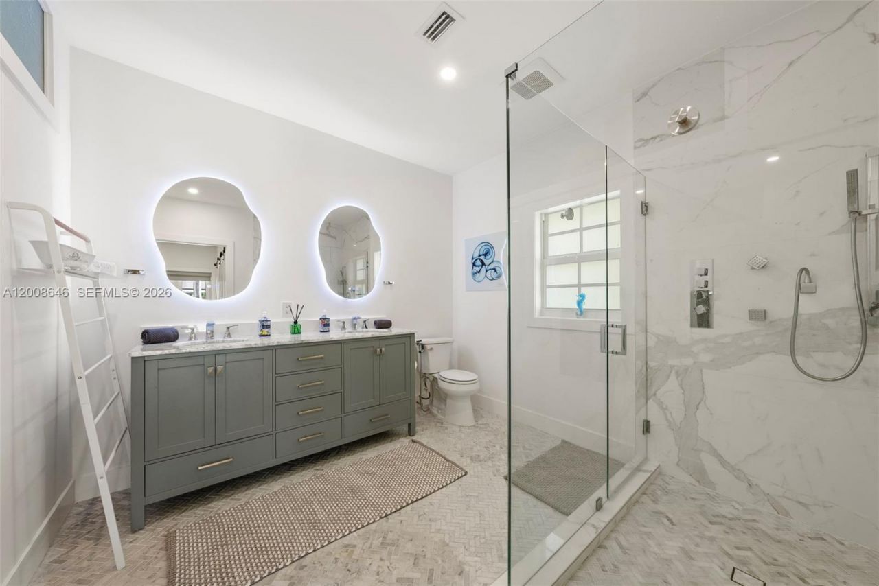 8220 SW 182nd St, Palmetto Bay, FL 33157 Photo