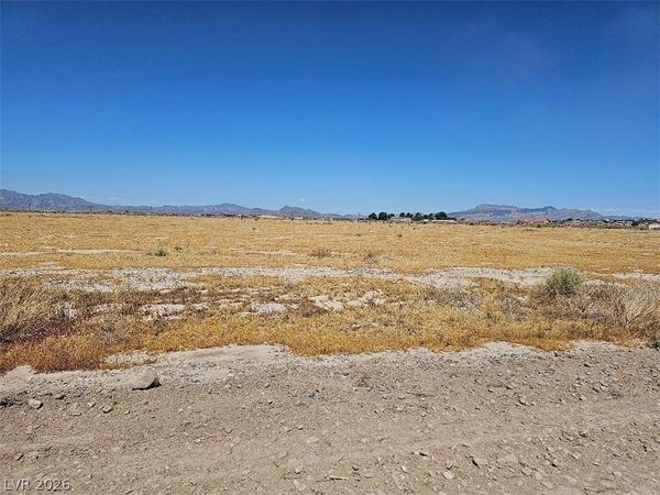 2370 S Oakridge Avenue , Pahrump, NV 89048