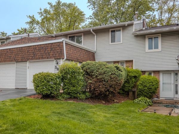 585 Sharon Way , Bolingbrook, IL 60440