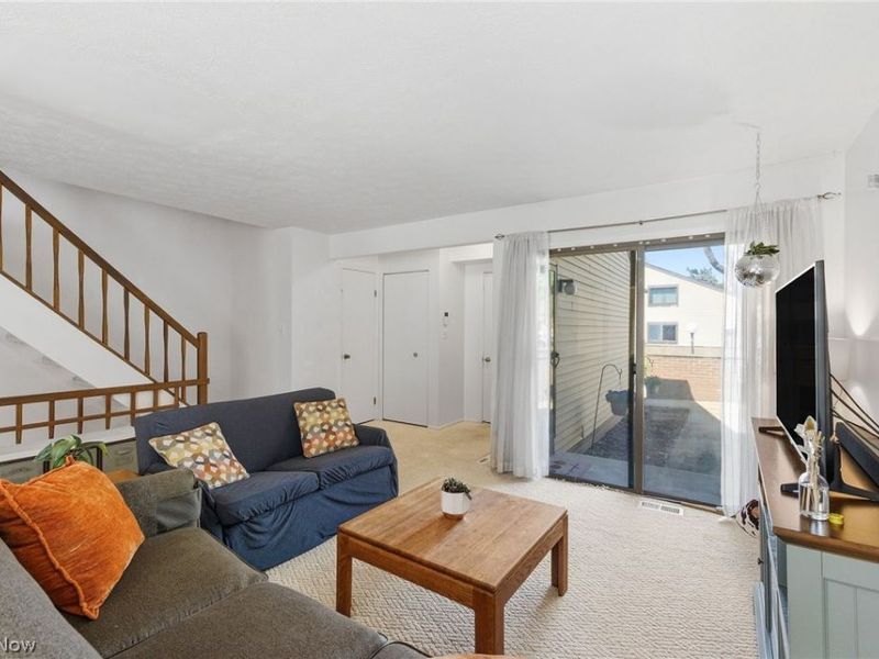 4442 Habersham Lane S, Richmond Heights, OH 44143 Photo 3