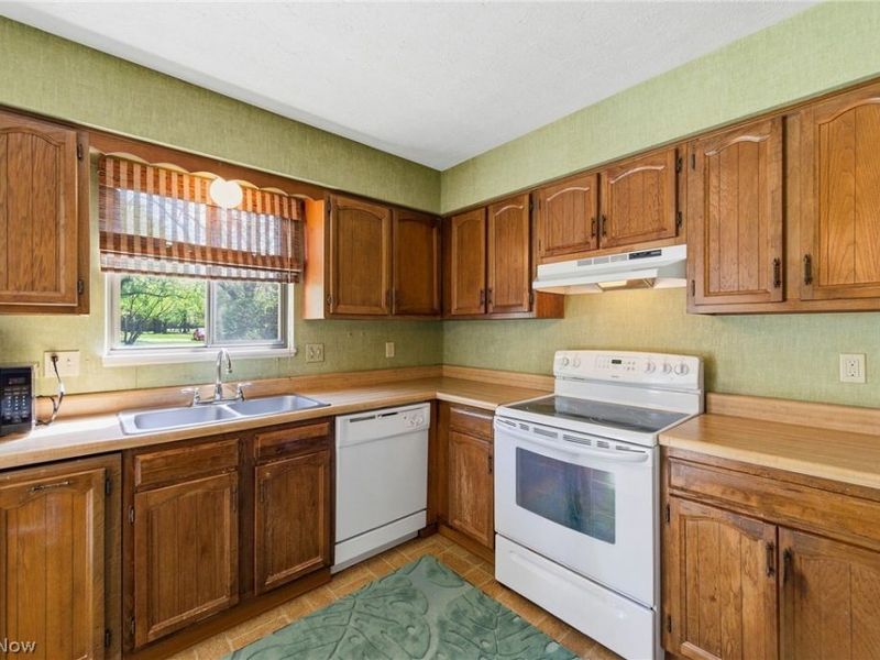 4442 Habersham Lane S, Richmond Heights, OH 44143 Photo 8