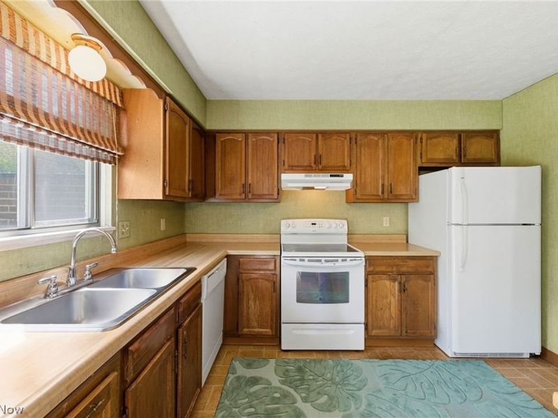 4442 Habersham Lane S, Richmond Heights, OH 44143 Photo 9