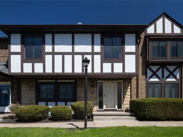 151 New Wickham Drive, Penfield, NY 14526