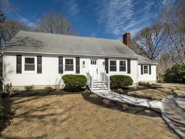 1066 Millstone Rd, Brewster, MA 02631