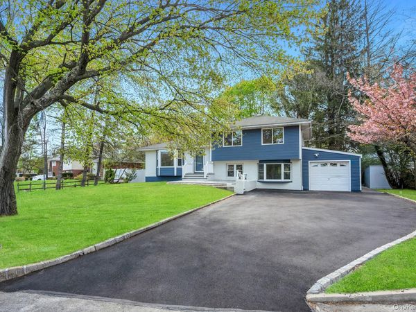 48 Earl Road , Melville, NY 11747