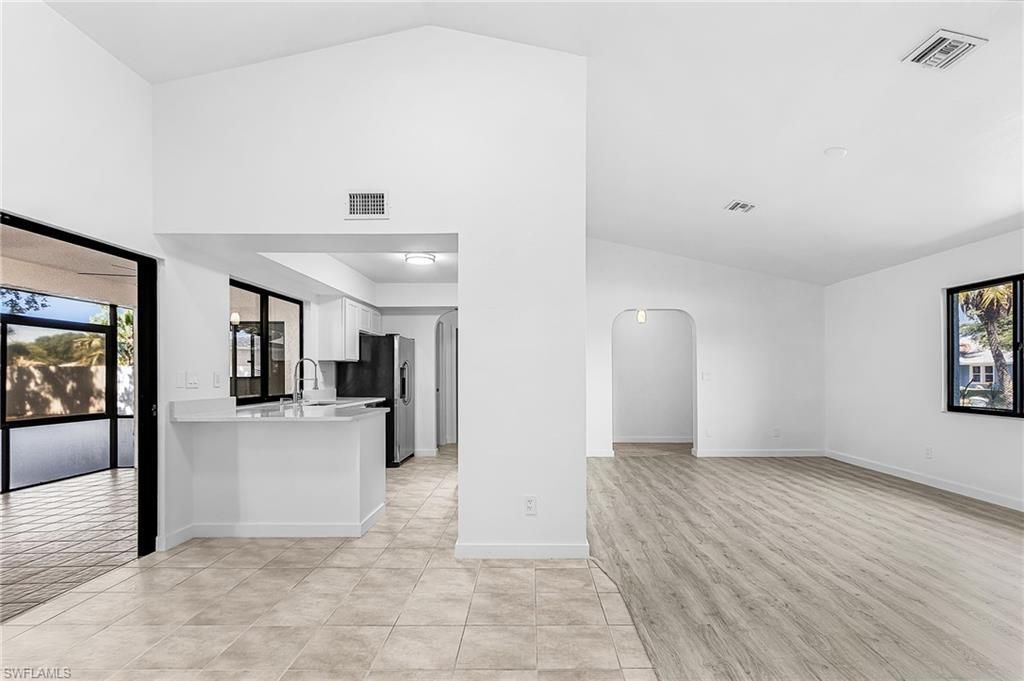 2220 SE 8th Ter, Cape Coral, FL 33990 Photo