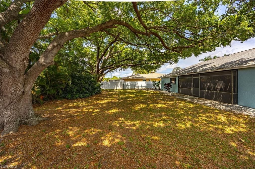 2220 SE 8th Ter, Cape Coral, FL 33990 Photo