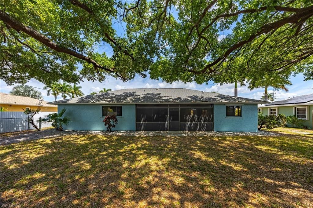 2220 SE 8th Ter, Cape Coral, FL 33990 Photo