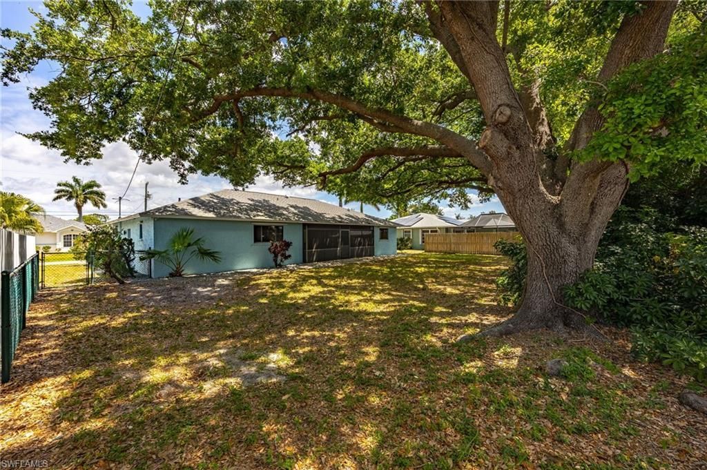 2220 SE 8th Ter, Cape Coral, FL 33990 Photo