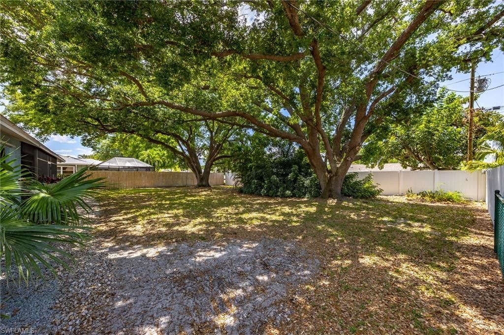 2220 SE 8th Ter, Cape Coral, FL 33990 Photo