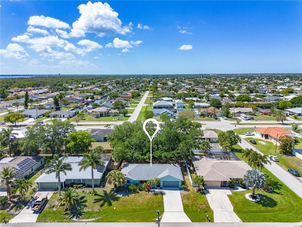 2220 SE 8th Ter, Cape Coral, FL 33990 Photo