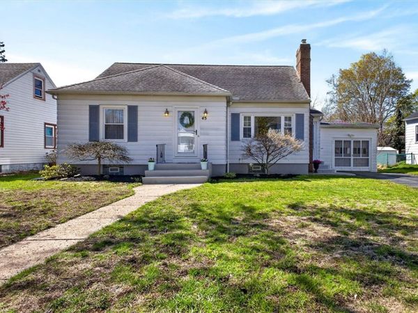 45 Longcroft Road , Rochester, NY 14609