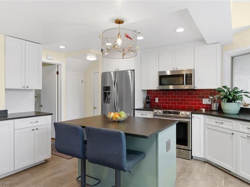 21012 Halburton Road, Beachwood, OH 44122 Photo 2