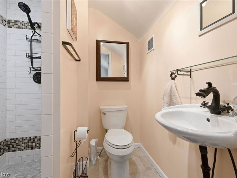 21012 Halburton Road, Beachwood, OH 44122 Photo 32