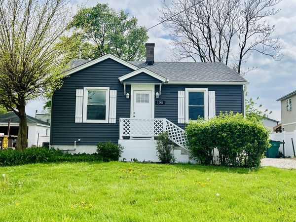105 W Prairie Street , Manhattan, IL 60442