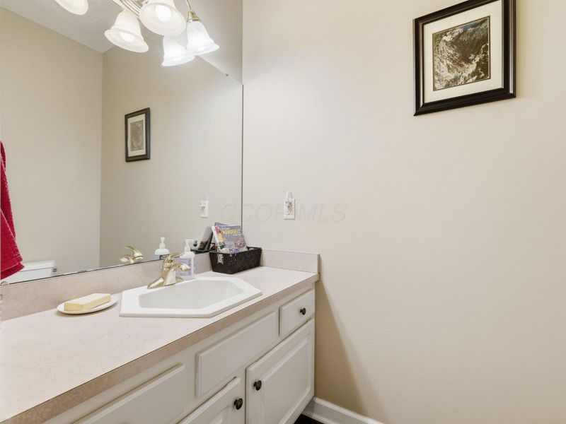1055 Crestfield Street, Unit B, Ontario, OH 44906 Photo 13