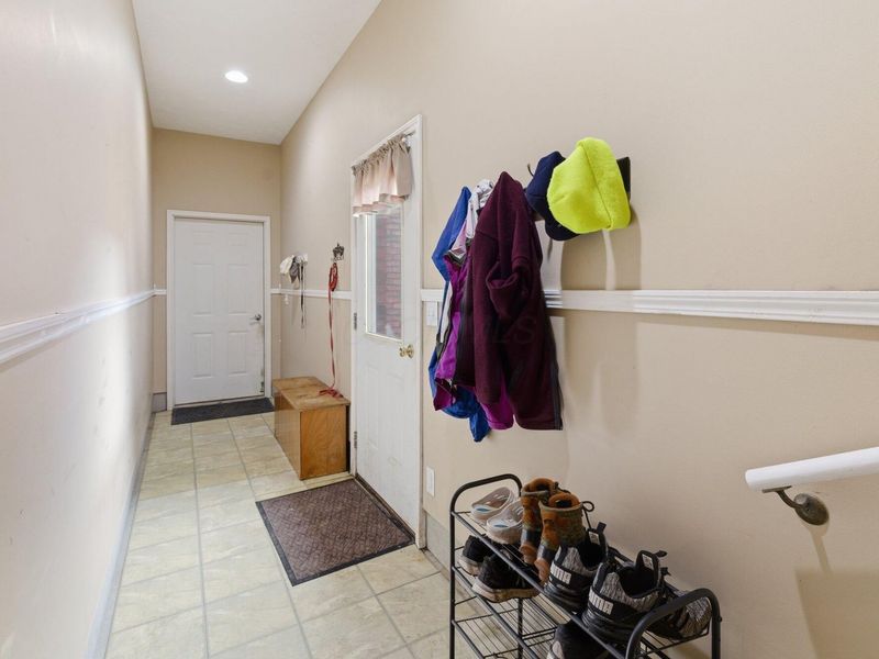 1055 Crestfield Street, Unit B, Ontario, OH 44906 Photo 14