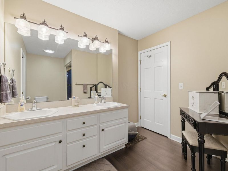 1055 Crestfield Street, Unit B, Ontario, OH 44906 Photo 5
