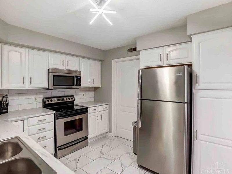 7887 Ramble, Unit 4-103, Springfield Twp., OH 45231 Photo 11