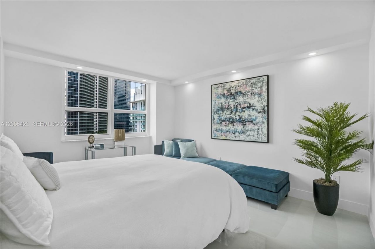 1155 Brickell Bay Dr, Unit 2003, Miami, FL 33131 Photo