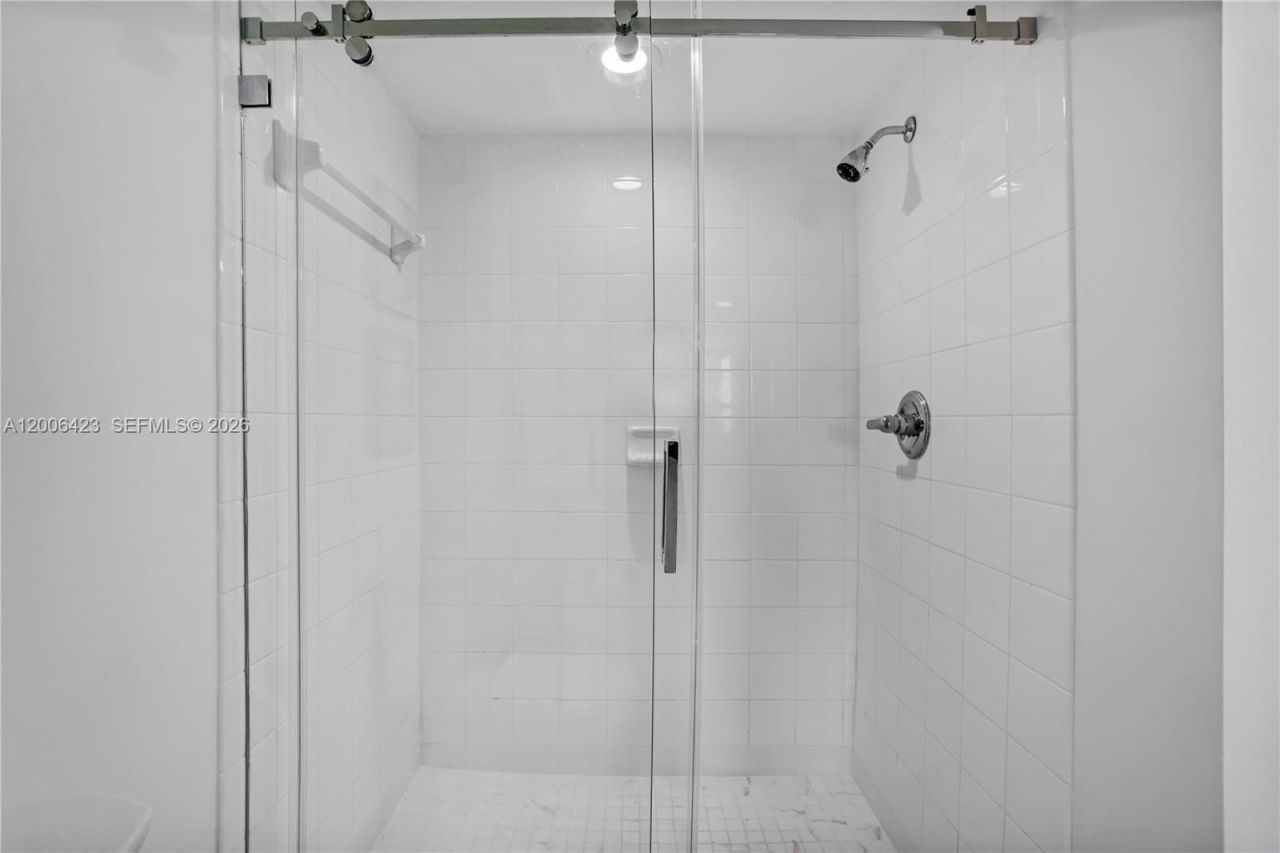 1155 Brickell Bay Dr, Unit 2003, Miami, FL 33131 Photo