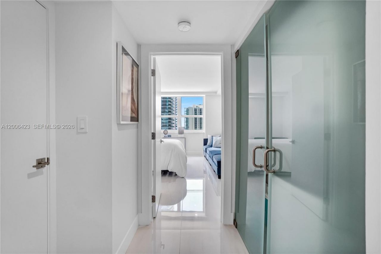 1155 Brickell Bay Dr, Unit 2003, Miami, FL 33131 Photo